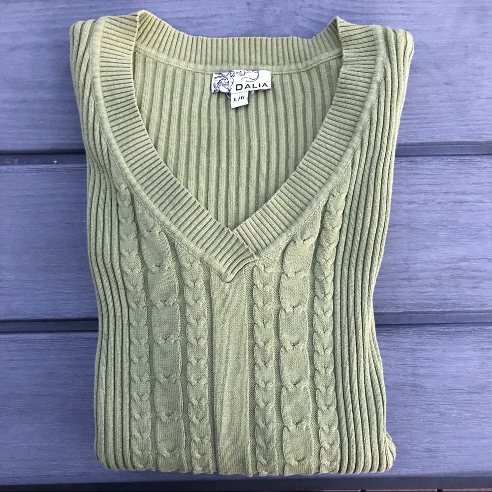 Dalia Avocado Green Cotton Sweater ⭐️SALE 3/$20⭐️